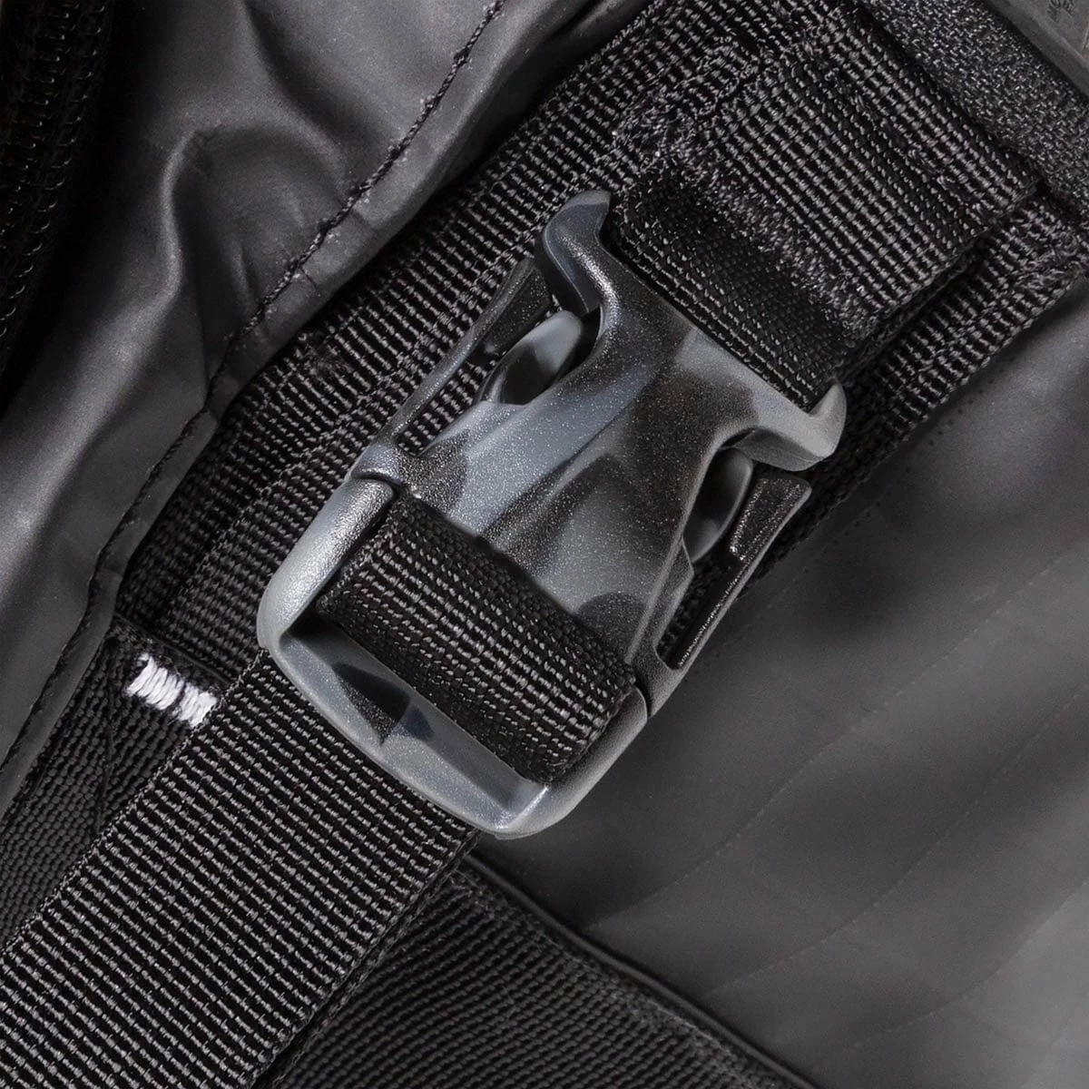 The North Face BASE CAMP VOYAGER DUFFEL - 32L 16 The North Face BASE CAMP VOYAGER DUFFEL - 32L - Image 14